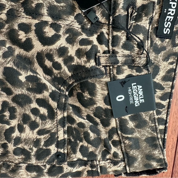 Leopard Print Express Jeans - Picture 6 of 9